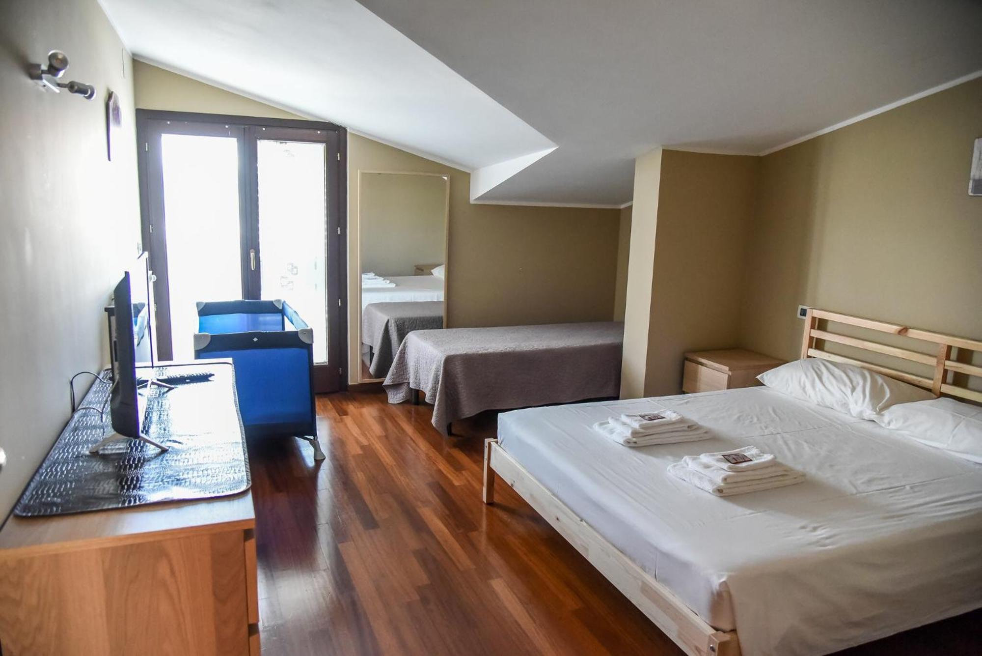 Attic Aries Apartment Montesilvano Marina Екстериор снимка